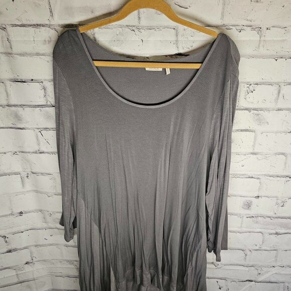 LOGO by Lori Goldstein Tops - Long LOGO Gray Shirt